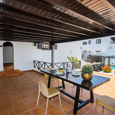 Villa Casa Seara Piscina, Wifi Y 400 Metro De La Playa, Arrecife (Lanzarote)