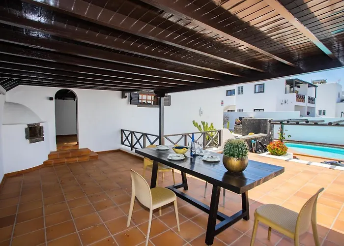 Villa Casa Seara Piscina, Wifi Y 400 Metro De La Playa, Arrecife (Lanzarote)